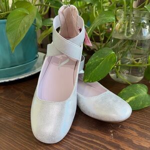 NIB- Girls’ Size 1 Nina (Cara) Silver Dress Flats W/Ballet Straps